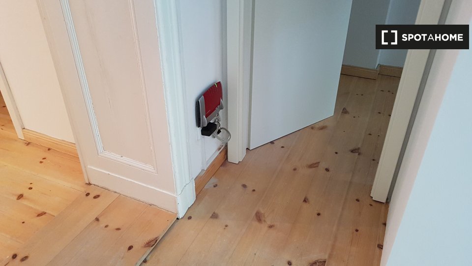 Double room Berlin, 5 beds, 100m² — photo 12