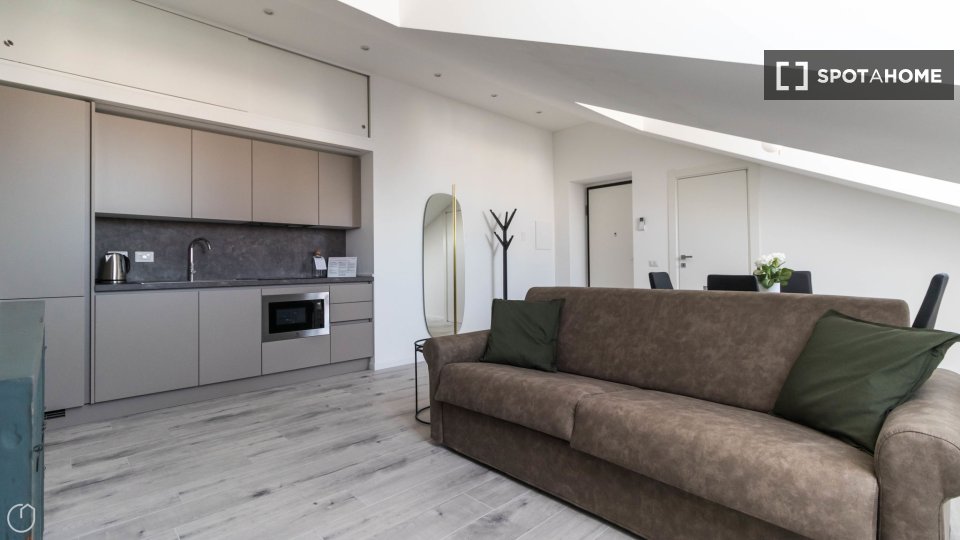 Apartment Milan, 1 bed, 57m² — photo 2