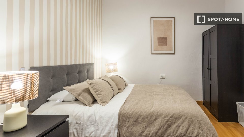 Double room Alicante, 8 beds — photo 1