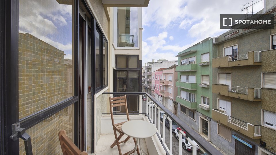 Double room Lisbon, 4 beds — photo 6