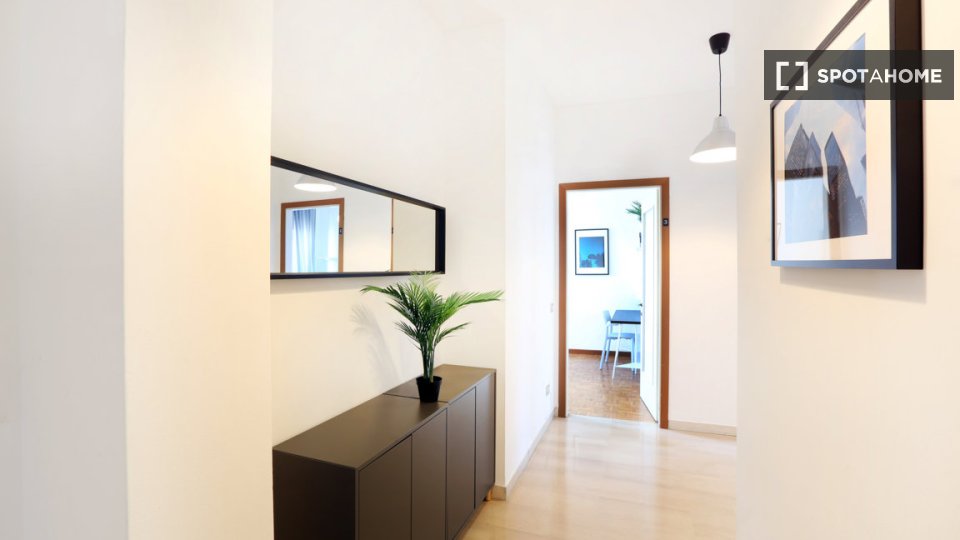Double room Milan, 3 beds, 101m² — photo 19