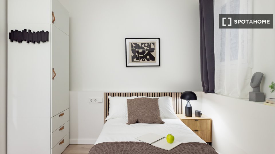 Double room Barcelona, 12 beds, 360m² — photo 15