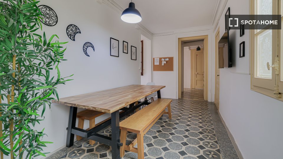 Double room Barcelona, 17 beds, 400m² — photo 17