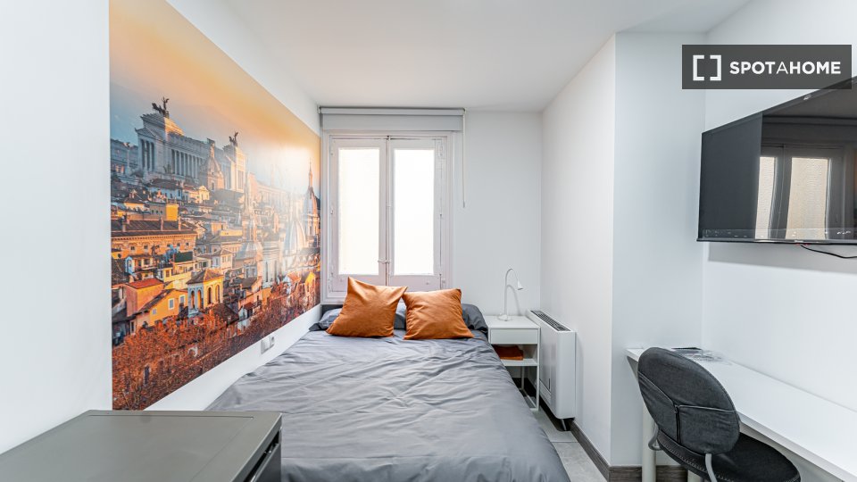 Habitación en piso compartido en alquiler en Sol, Madrid