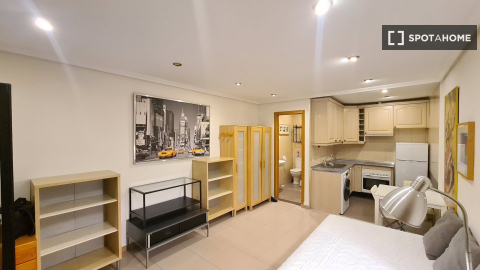Estudio en alquiler en Universidad, Madrid.
