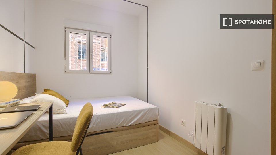 Double room Madrid, 9 beds — photo 36