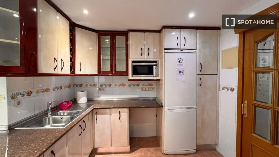 Double room Madrid, 4 beds — photo 3