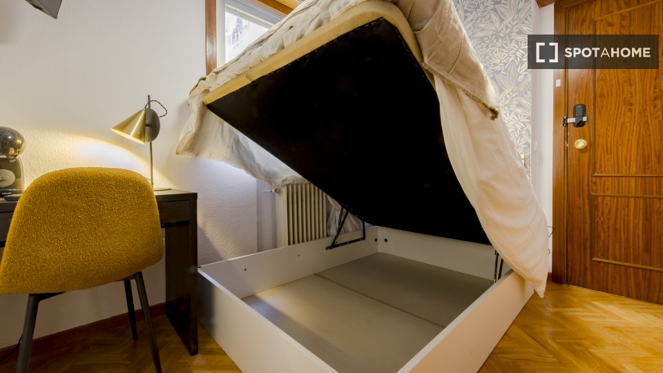 Double room Madrid, 7 beds — photo 11