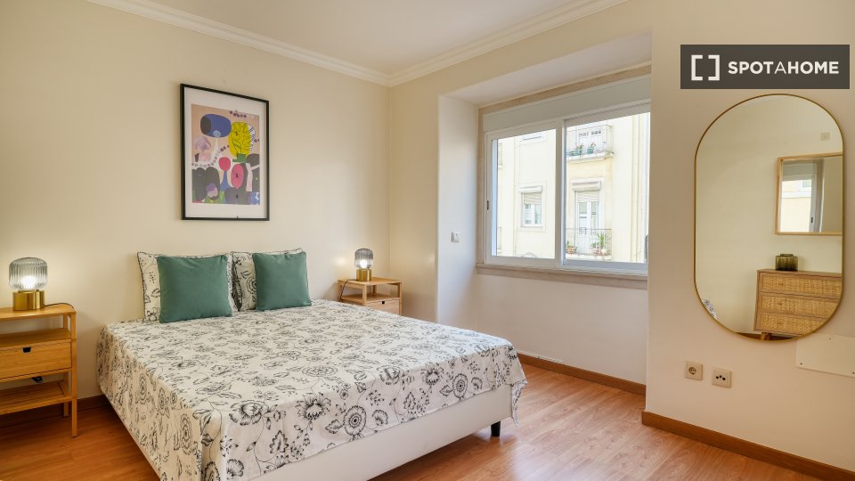 Double room Lisbon, 4 beds — photo 11