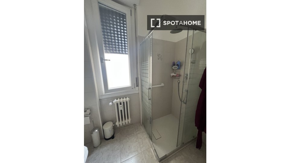 Double room Milan, 2 beds — photo 3