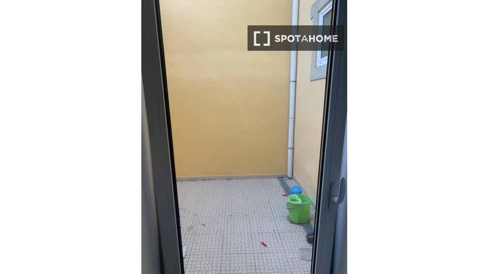 Apartment Lisbon, 2 beds, 70m² — photo 5