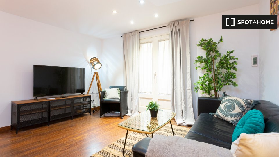 Apartment Barcelona, 2 beds, 70m² — photo 2