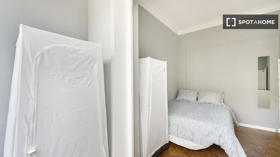 Double room Lisbon, 6 beds — photo 15