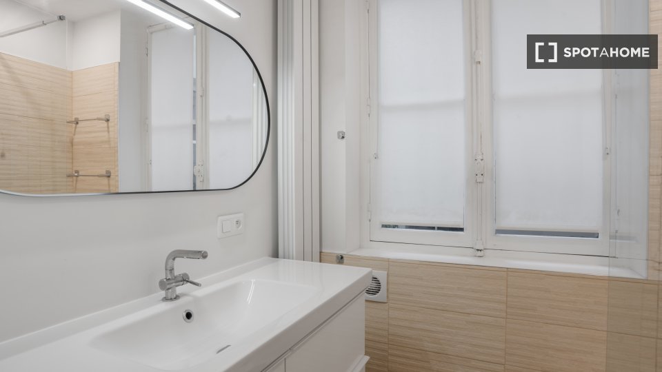 Apartment Paris, 2 beds, 80m² — photo 1