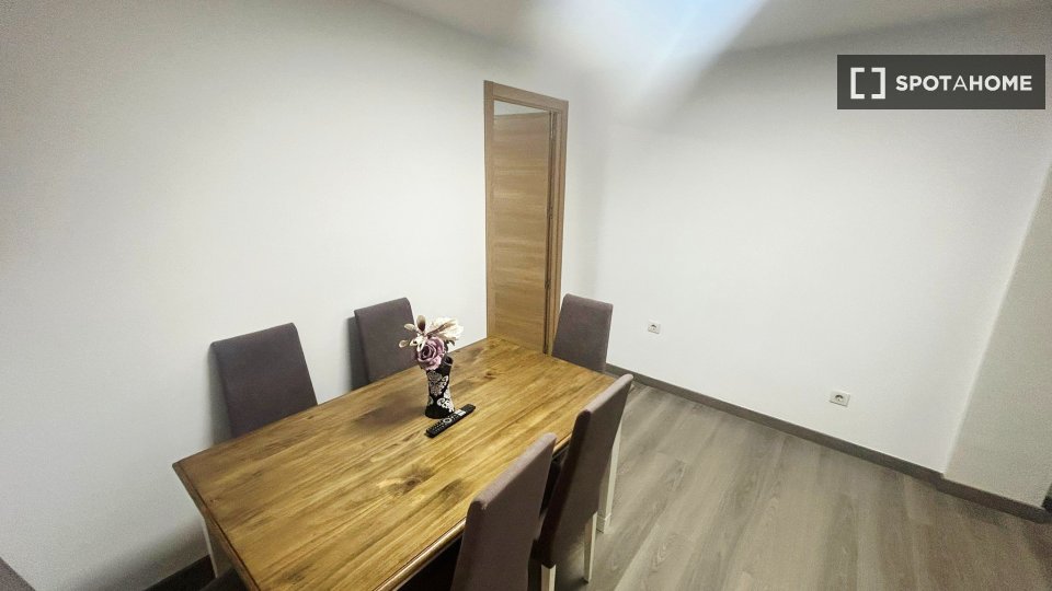 Apartment Santander, 4 beds, 80m² — photo 8