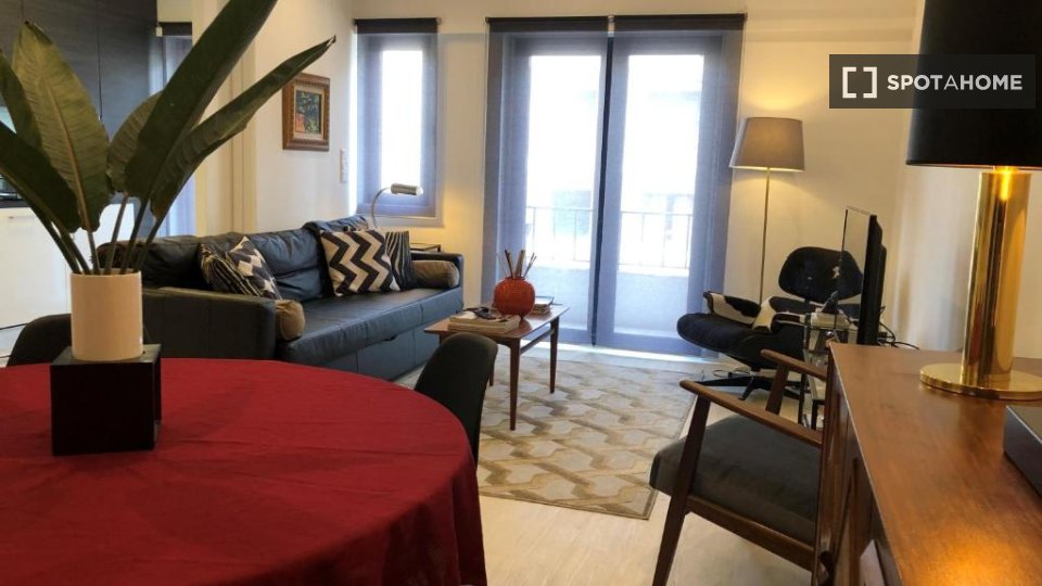 Apartment Lisbon, 2 beds — photo 17