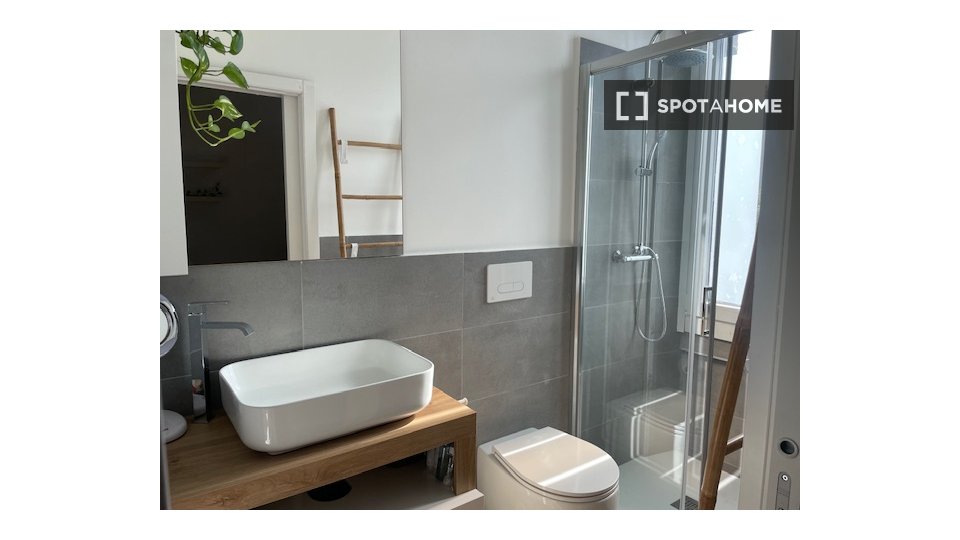 Double room Milan, 2 beds — photo 4