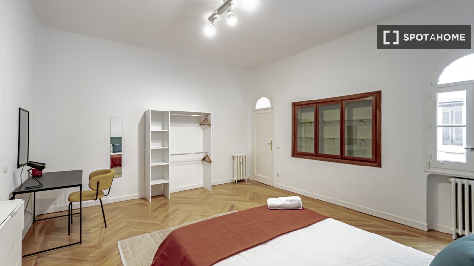 Double room Madrid, 8 beds — photo 8