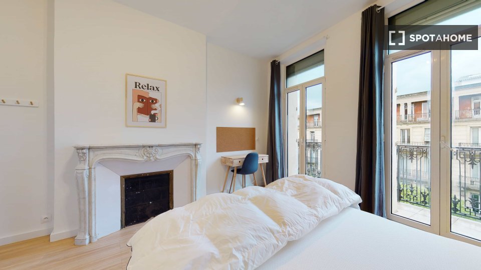Double room Marseille, 18 beds — photo 11