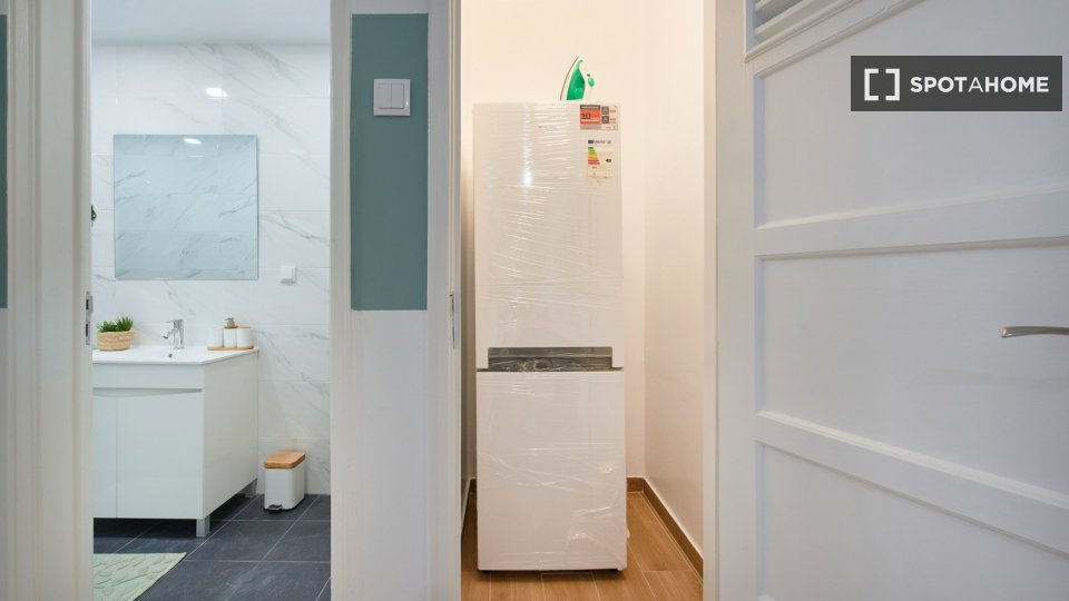 Double room Lisbon, 4 beds — photo 48
