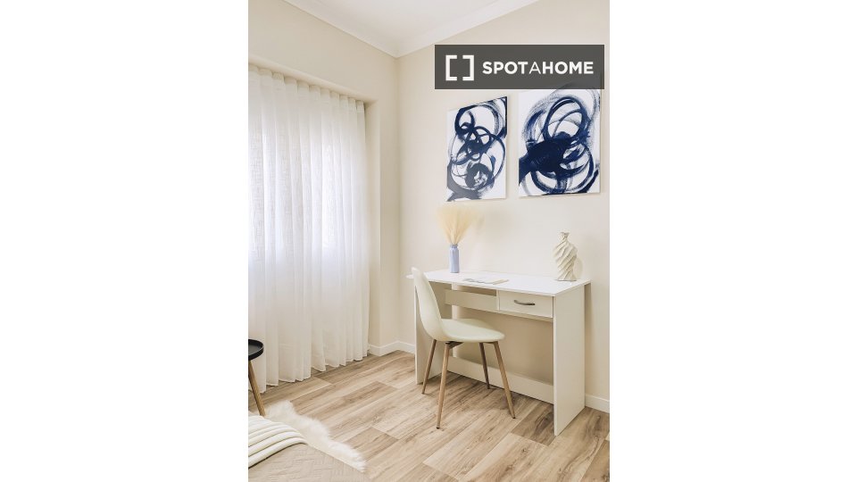 Double room Alicante, 5 beds — photo 13