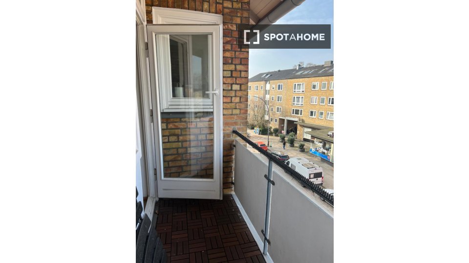 Apartment Hamburg, 1 bed, 48m² — photo 6