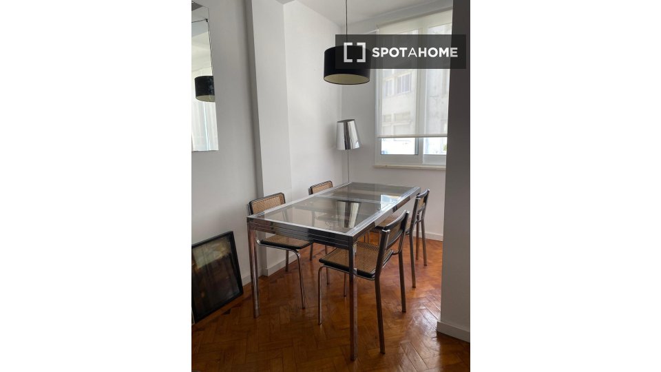 Apartment Lisbon, 2 beds, 60m² — photo 4