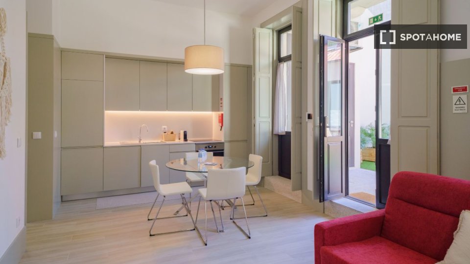Apartment Porto, 3 beds, 100m² — photo 19