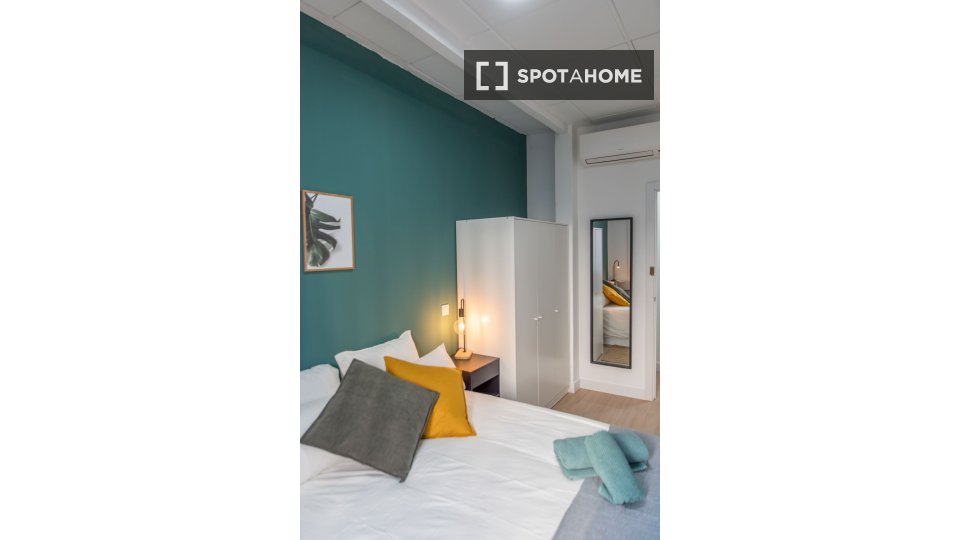 Double room Madrid, 5 beds, 90m² — photo 32