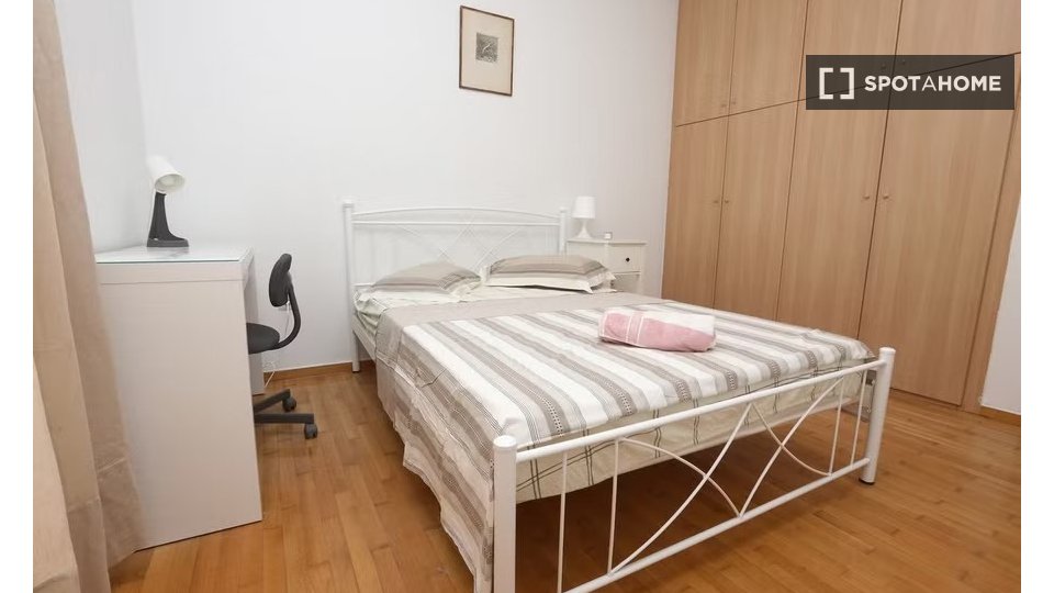 Double room Athens, 4 beds — photo 12