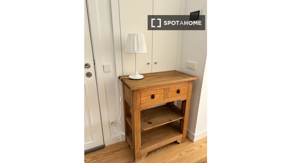Apartment Lisbon, 1 bed, 80m² — photo 11