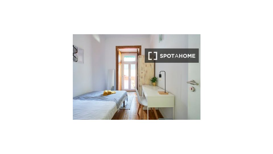 Double room Lisbon, 9 beds — photo 15