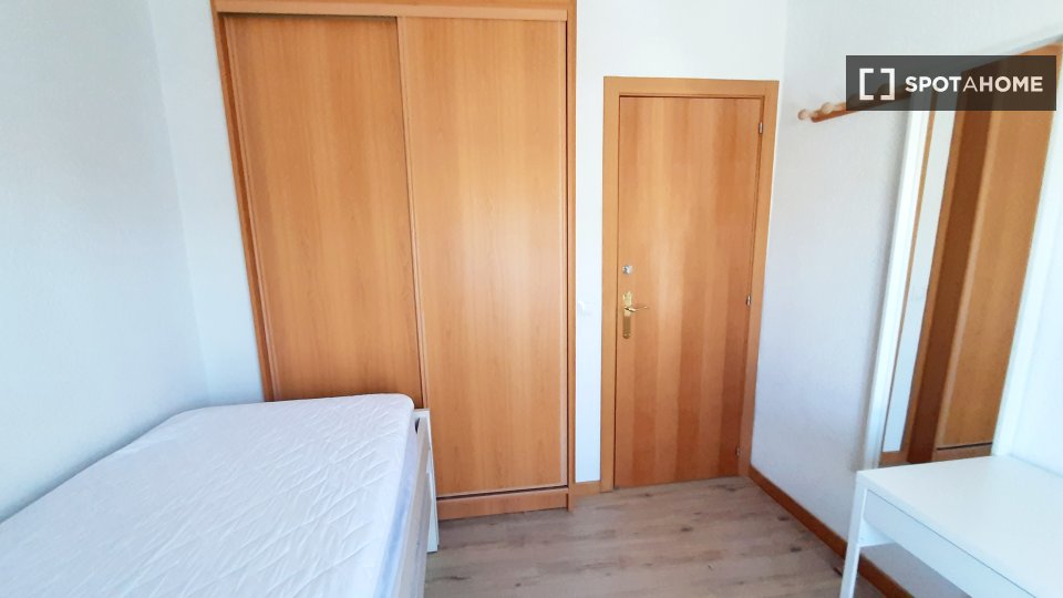 Double room Madrid, 4 beds, 90m² — photo 38