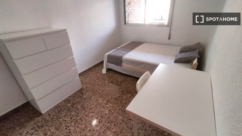 Double room Valencia, 4 beds, 120m² — photo 2