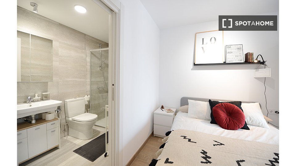 Double room Bilbao, 4 beds — photo 11