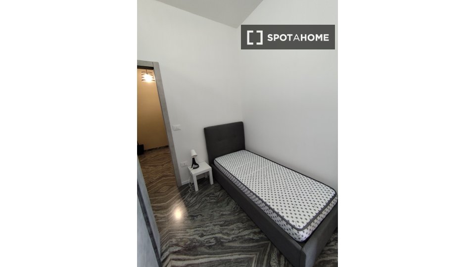 Double room Bologna, 8 beds, 150m² — photo 2