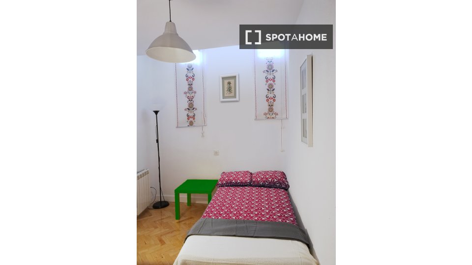Double room Madrid, 6 beds, 150m² — photo 41