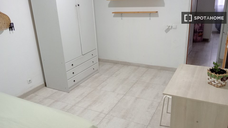 Double room Santa_Cruz_De_Tenerife, 3 beds, 75m² — photo 30