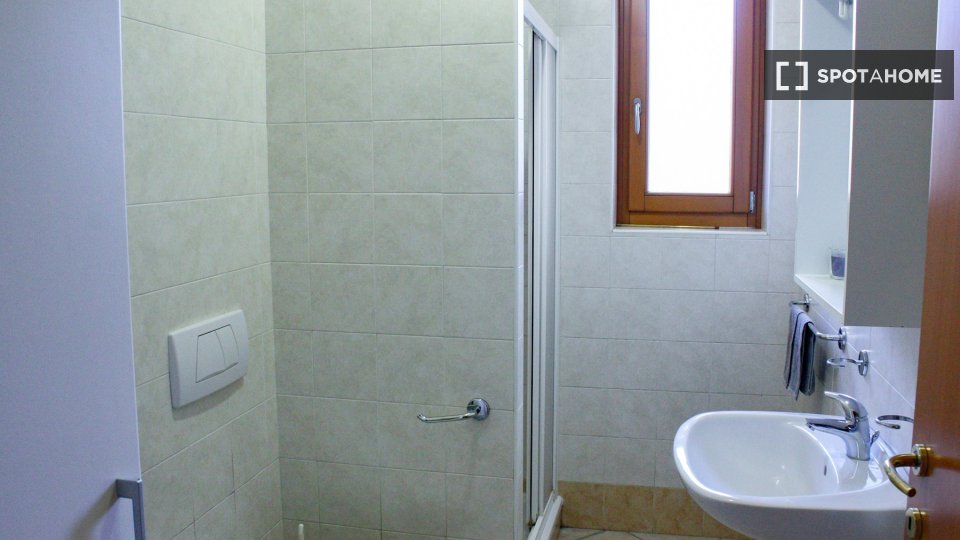 Double room Trento, 3 beds — photo 19