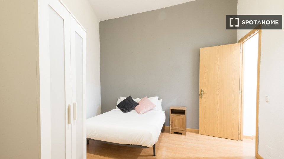 Double room Madrid, 8 beds, 200m² — photo 4
