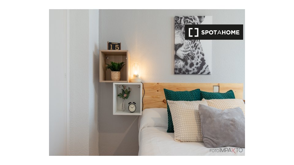Double room Madrid, 6 beds, 207m² — photo 9