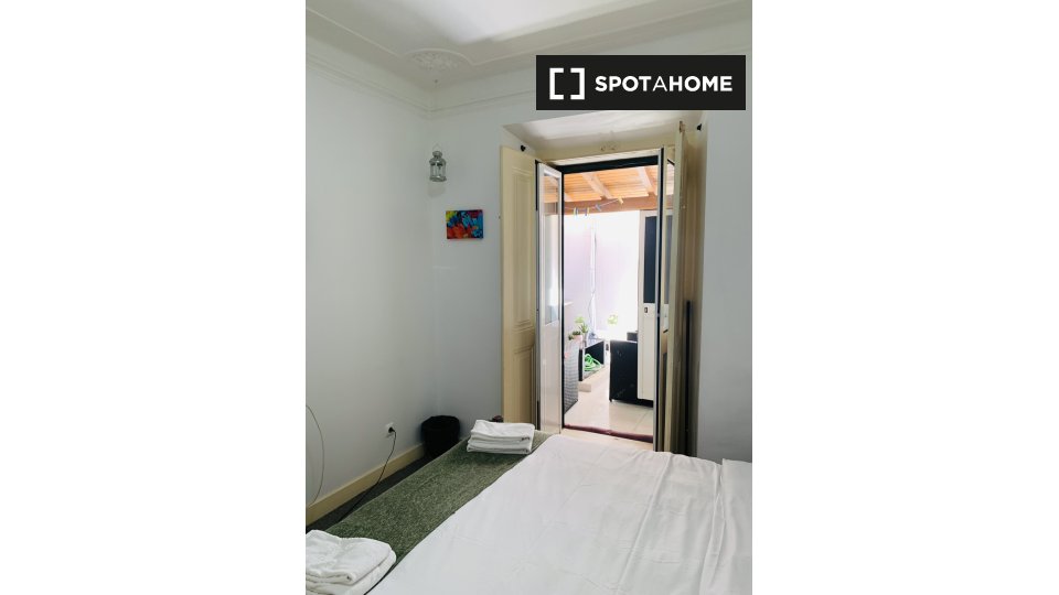 Double room Lisbon, 6 beds — photo 13