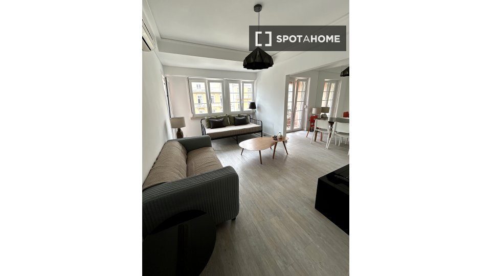 Apartment Lisbon, 3 beds, 100m² — photo 8