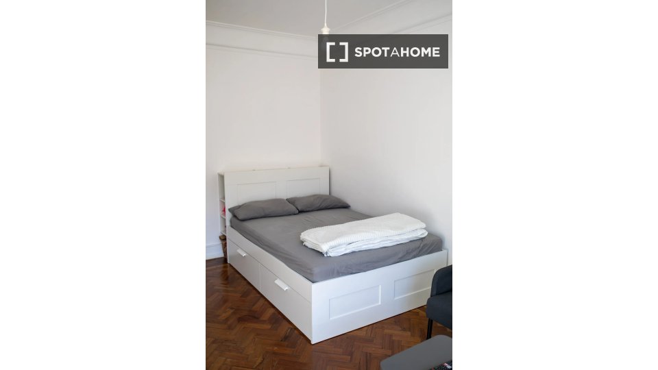 Double room Lisbon, 7 beds — photo 4