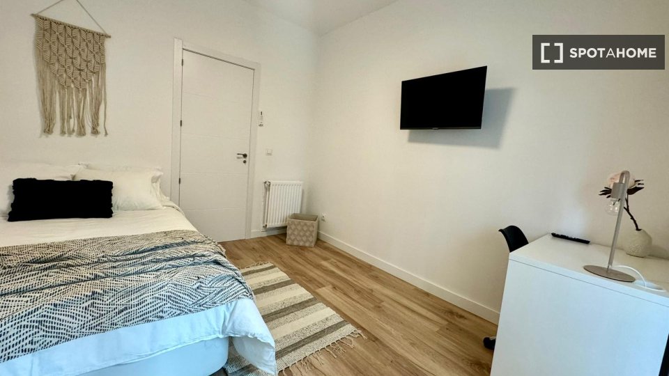 Double room Madrid, 7 beds — photo 10