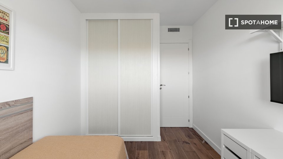 Apartment Madrid, 4 beds, 115m² — photo 4