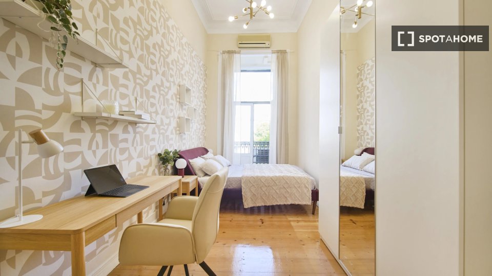 Double room Lisbon, 8 beds — photo 1