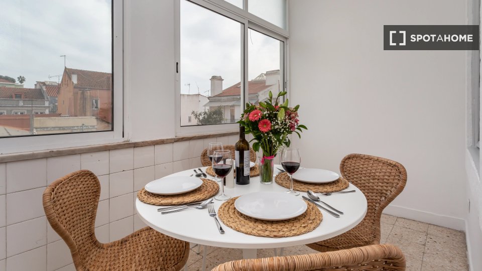 Double room Lisbon, 5 beds — photo 16