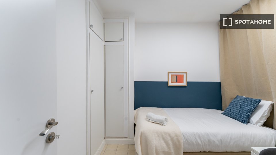 Habitación doble Madrid, 7 habitaciones — foto 8