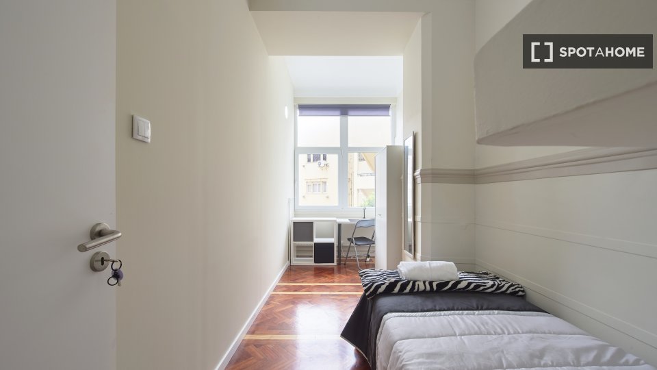 Double room Lisbon, 9 beds — photo 30